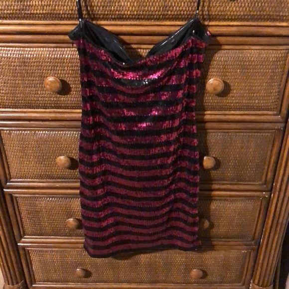 Black and hot pink sequence strapless dress - Picture 2 of 4